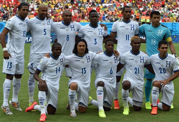 Honduras se va de Brasil tras 17 días, naufragar, un tiroteo y 3.000 caimanes