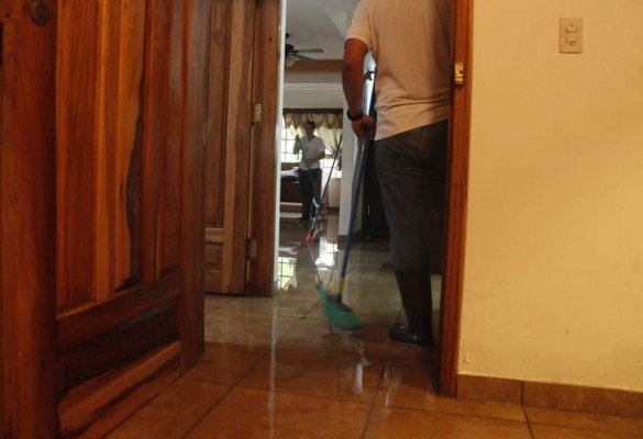 Caos y destrozos en San Pedro Sula por 40 minutos de lluvia  