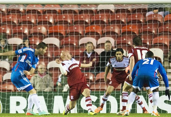 Hull City pasa sin problemas a siguiente ronda de la Copa FA