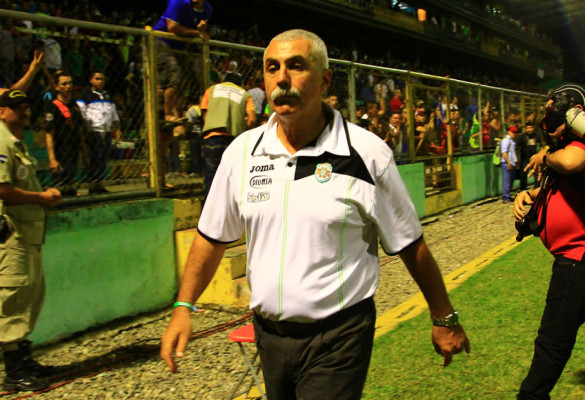 Directiva le da una oportunidad a Keosseián en el Marathón