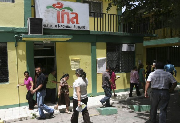 INA entrega 44 personerías jurídicas a empresas asociativas campesinas