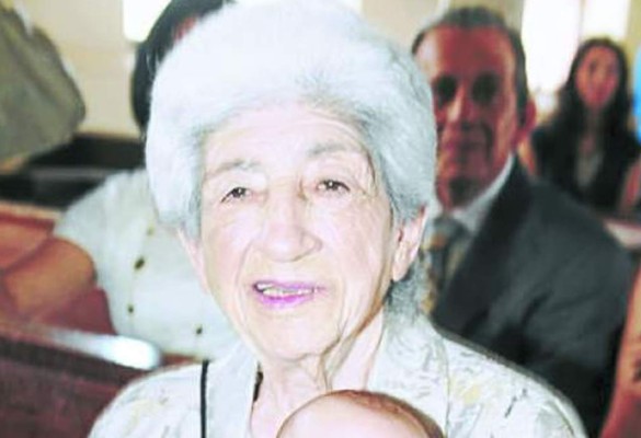 Dan el último adiós a madre del expresidente Carlos Flores