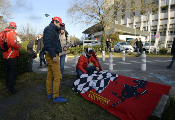 Schumacher con una leve mejoría; aunque sigue en estado crítico