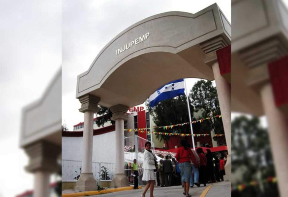 Podredumbre sale a flote en el Injupemp