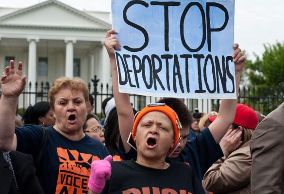Activistas piden medidas humanitarias para niños que cruzan solos la frontera