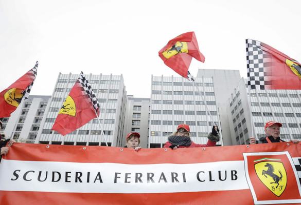 Familiares, amigos y seguidores acompañan a Schumacher en su cumpleaños