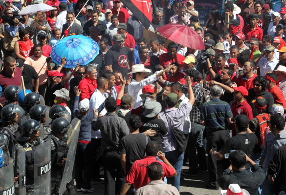 Libre protesta contra toma de posesión de Juan Orlando