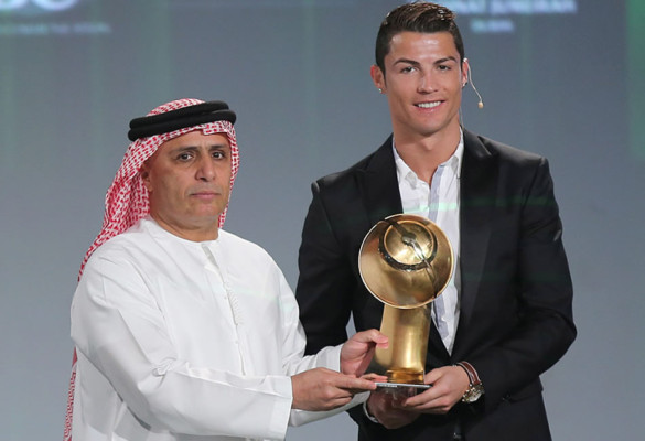 Cristiano Ronaldo es premiado como mejor jugador de 2013