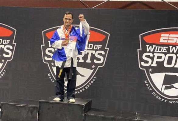Video: Guillermo Erazo logra medalla de oro e impone récord en Estados Unidos