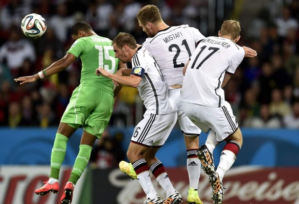 Ozil fulmina a Argelia y consolida el pase a cuartos de Alemania