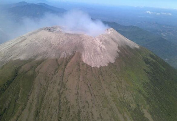 Cancelados varios vuelos debido a erupción del Chaparrastique