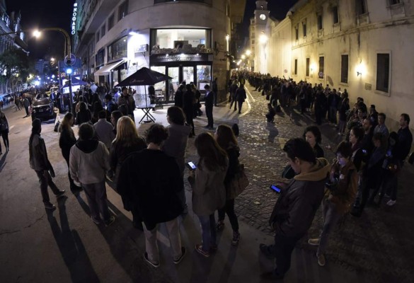 Argentina despide en duelo colectivo al ícono del rock Gustavo Cerati