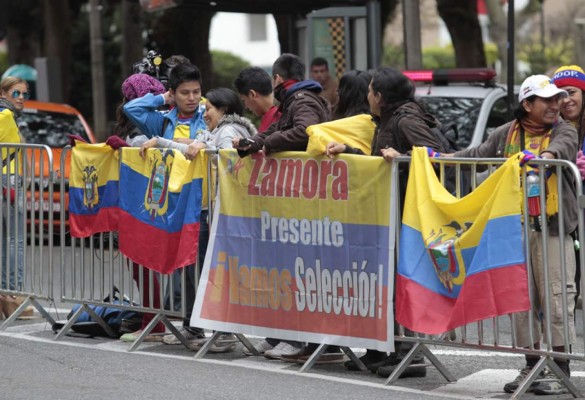 Ecuatorianos invaden Curitiba para apoyar a su Selección