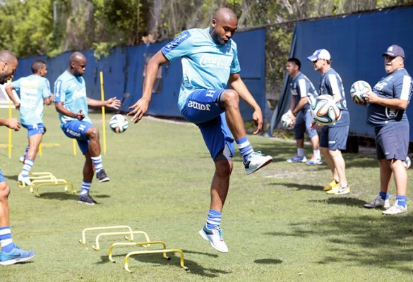 Legionarios comienzan a sudar la camisa de la Selección