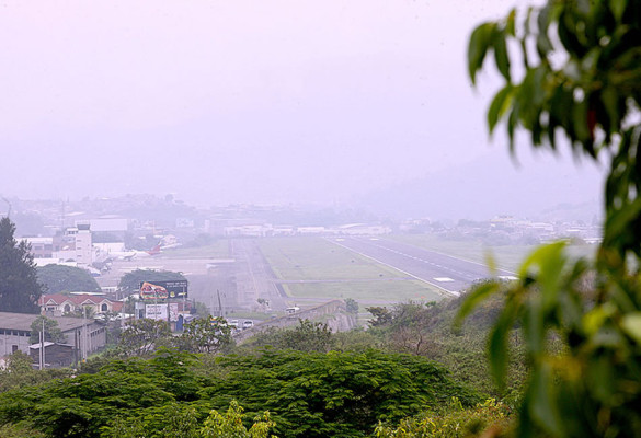 Suspendidos los vuelos en el aeropuerto Toncontín