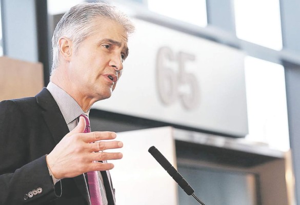 United, un pájaro herido por los problemas