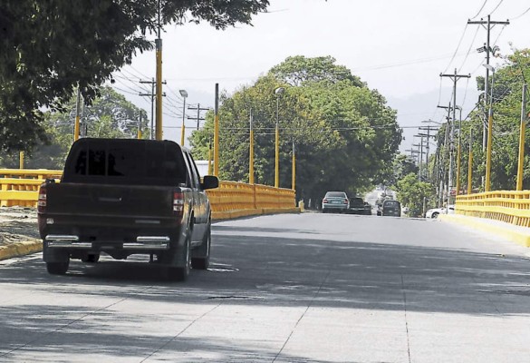 Por fuerte caudal se dañó el colector de la prolongación a la avenida Júnior