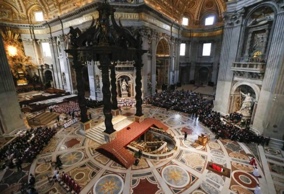 El papa Francisco recuerda a las personas abandonadas tras el Via Crucis