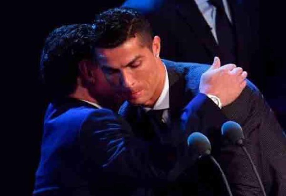 Maradona: 'Darle el The Best a Cristiano Ronaldo me dolió en el alma'