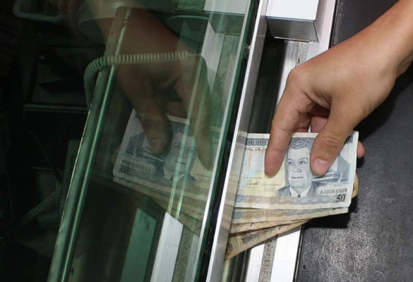 Pese a la situación económica, hondureños siguen ahorrando