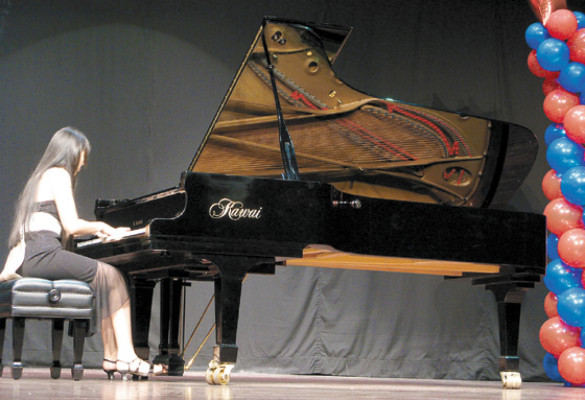 20 pianistas y un chelo