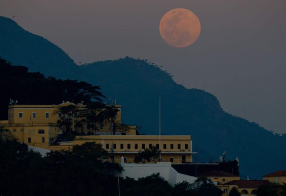 Así se ve la última superluna del año