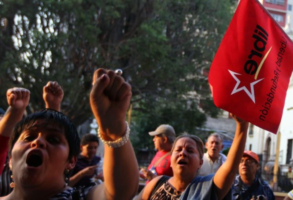 Libre arma zafarrancho nunca antes visto en el Congreso de Honduras