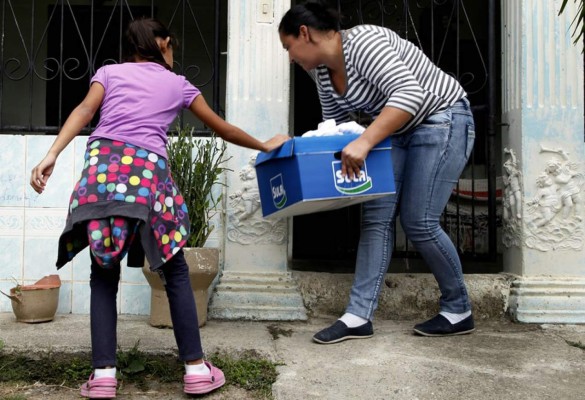 Hondureña deportada: 'Me dolía ver a mi hija dormir en el zacate'