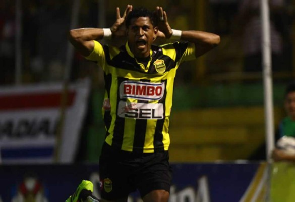 Victoria elimina al campeón Real España con doblete de Rony Flores