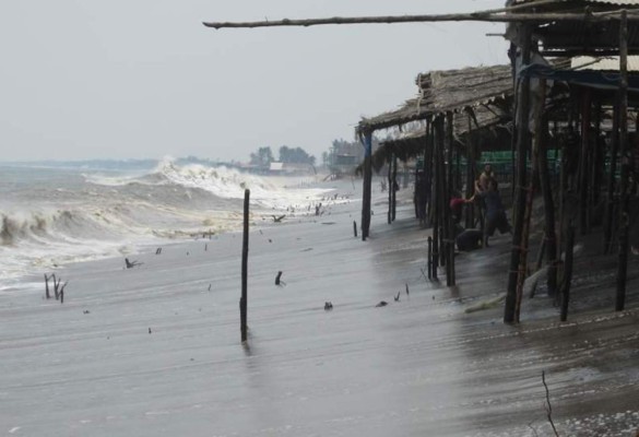 Huracán desde el Pacífico impactaría a Honduras según expertos