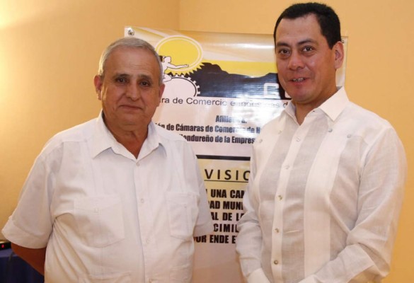 Sabores hondureños y peruanos en coctel gastronómico