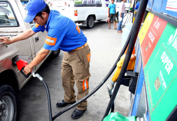 Nueva alza en los combustibles para este lunes en Honduras