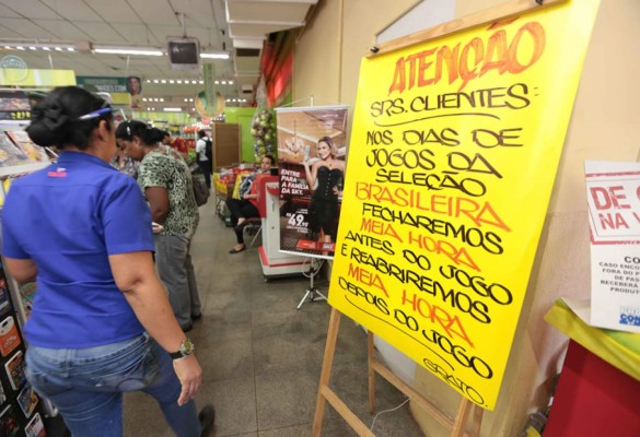 Comercio se paralizará en Brasil mientras juegue su selección