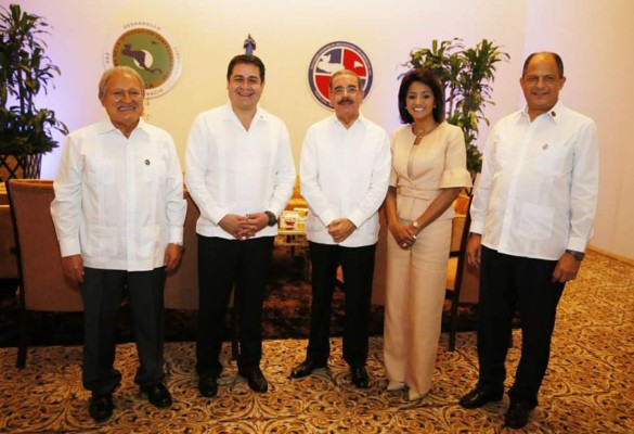 Presidente de Honduras viaja a República Dominicana