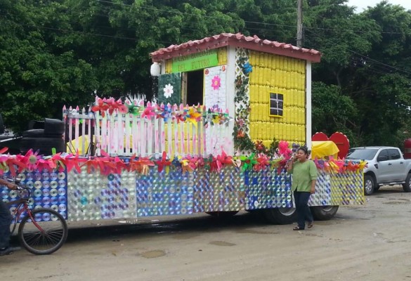 Puerto Cortés se alista para desfile de carrozas por Feria Agostina
