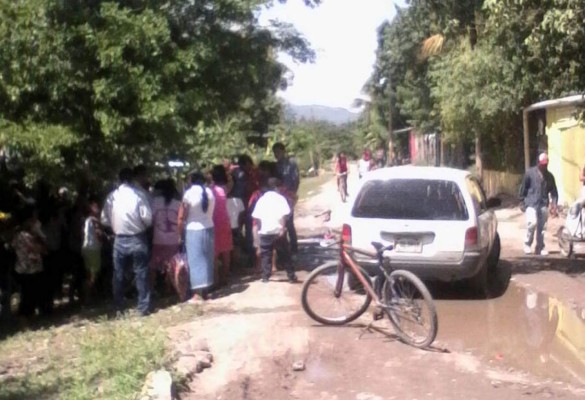 Lo matan cuando iba con sus hijos para la casa