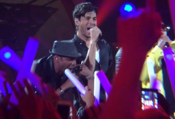 Enrique Iglesias y Romeo Santos grandes ganadores de los Premios Juventud