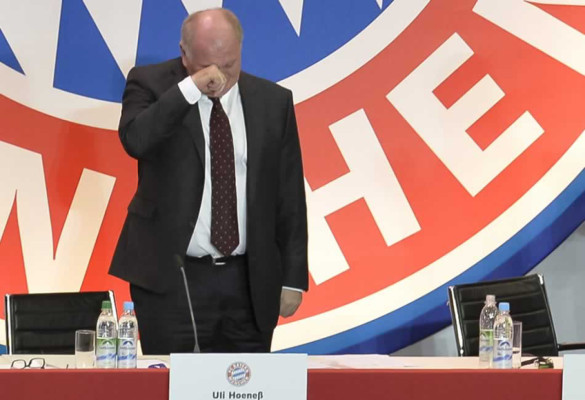Hoeness no recurre la condena y dimite de sus cargos en el Bayern