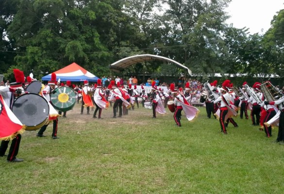 Reñido pulso entre las bandas marciales de Honduras