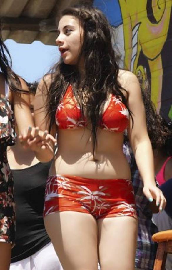 Algunas de ellas posaron para la cámara de Diario LA PRENSA; otras no se percataron de que eran fotografiadas mientras disfrutaban del mar en Tela o Puerto Cortés o de las piscinas de balnearios de Tegucigalpa.