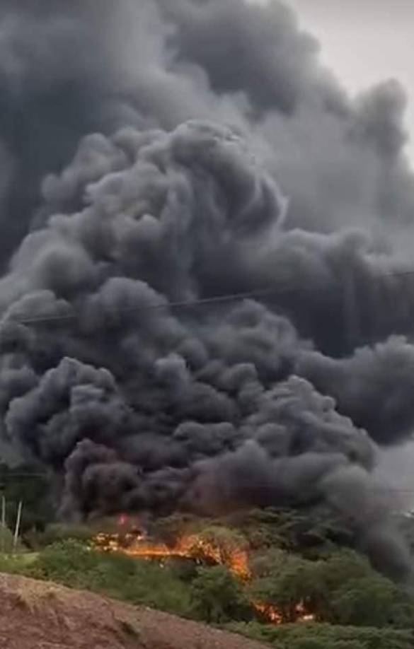 Preliminarmete se indició que la cisterna se quedó sin frenos.