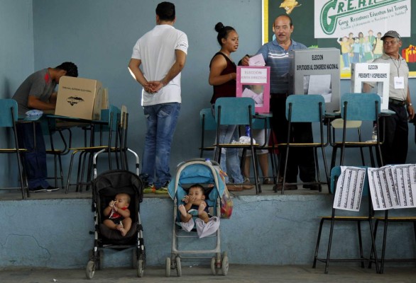 Elecciones de Honduras marchan con normalidad a tres horas del cierre de urnas