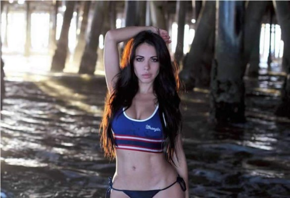 Jimena Sánchez enciende las redes sociales con foto desnuda en la bañera