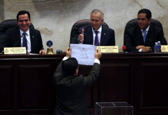 De transparente y democrático tildan proceso para elegir la nueva Corte