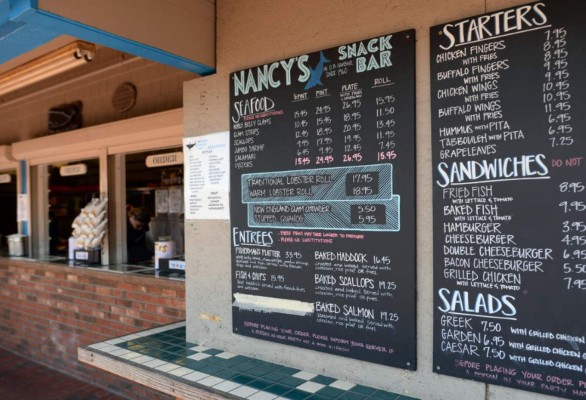 Hija de Obama trabaja como mesera en restaurante de EUA