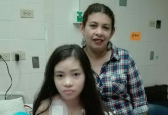 Madre e hija evolucionan bien luego de trasplante