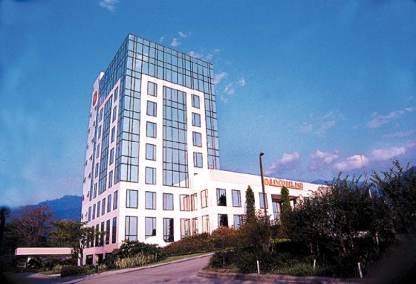 Eligen a Banpaís como Banco del Año