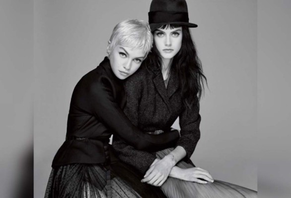 Stella Maxwell y Sarah Donnealia se atreven a ser más sensuales