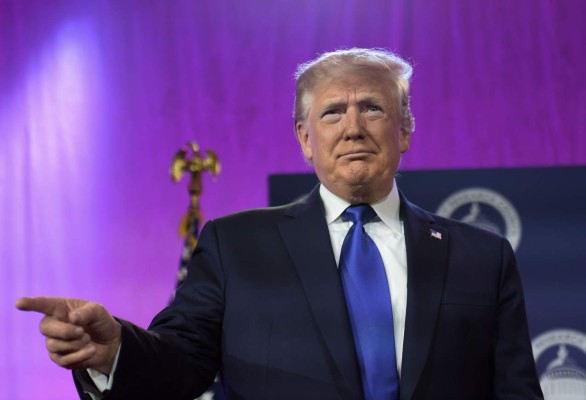 Trump pide revelar identidad de denunciante del caso ucraniano