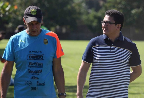 Motivador de El Salvador visitó sede del Real España